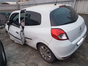 αυτοκίνητο hatchback Renault Clio κατά ανταλλακτικό