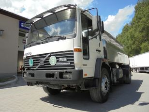 φορτηγό βυτίο μεταφοράς γάλακτος VOLVO FL6 18