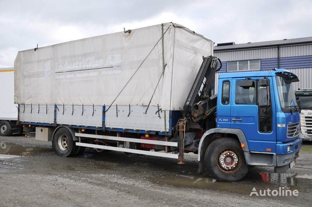 φορτηγό μουσαμάς Volvo FL618 4X2 Kran/kapell