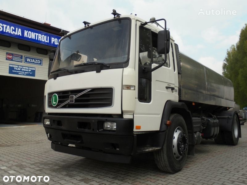 φορτηγό βυτίο μεταφοράς γάλακτος Volvo FL220