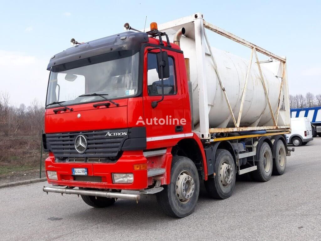 βυτιοφόρο φορτηγό μεταφοράς καυσίμου Mercedes-Benz ACTROS 4144